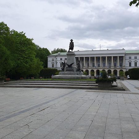 Park Saski Przechodnia Варшава Екстериор снимка